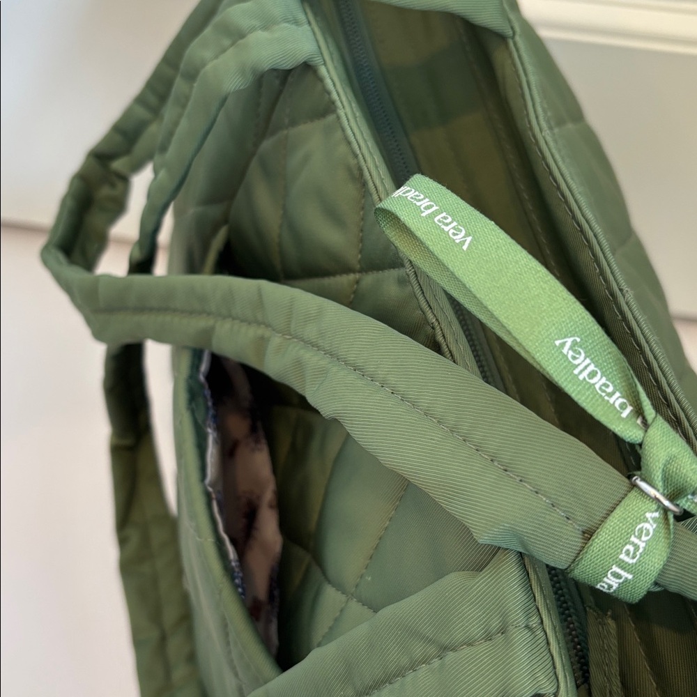 Vera Bradley Green Quilted Zip Tote Bag Pockets Travel Weekend Beach 48hr NEW - Picture 5 of 15